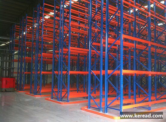 貨架很早就出現生銹情況正常嗎?