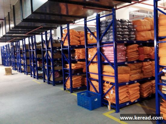 服裝廠定做貨架類型及注意事項